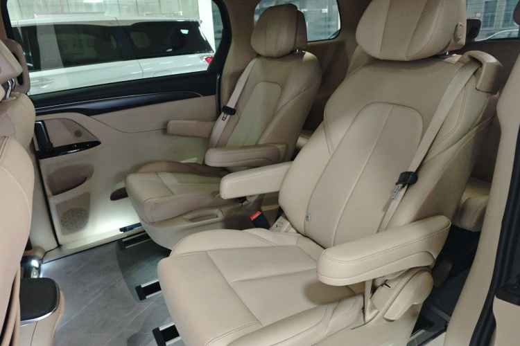 别克GL8新能源 2025款 陆尚 智享版 7座中控内饰21