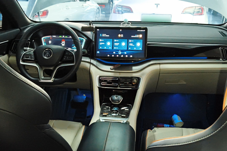 比亚迪 宋PLUS新能源 2021款 DM-i 51KM 尊荣型中控内饰12