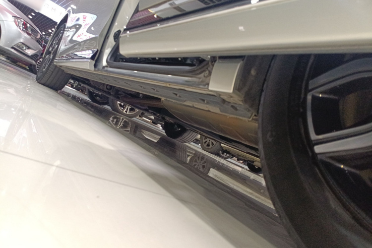 红旗HQ9 2023款 2.0T 智联旗享版局部细节9002