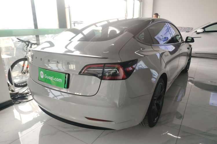 特斯拉 Model 3 2022款 Performance高性能全轮驱动版车身外观7