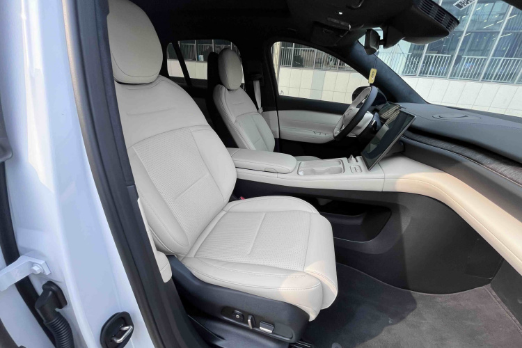 蔚来ES6 2024款 75kWh中控内饰7010