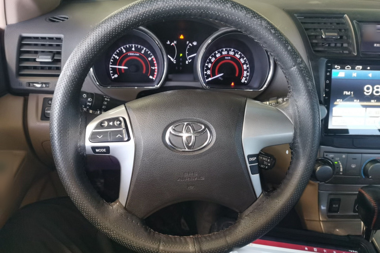 丰田 汉兰达 2012款 2.7L 两驱5座运动版中控内饰13
