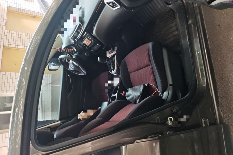 日产 逍客 2016款 2.0L CVT精英版局部细节9005