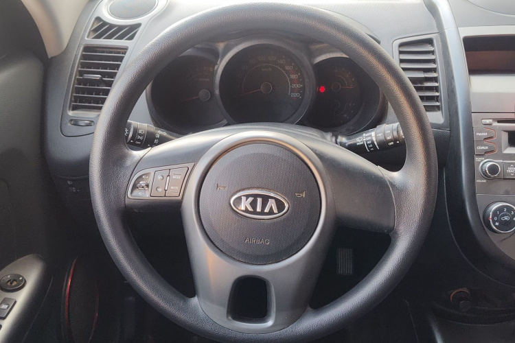 起亚 秀尔 2013款 1.6L MT GL中控内饰7007