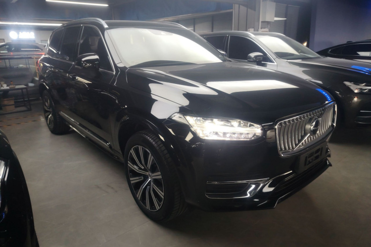 沃尔沃XC90 2022款 B6 智逸豪华版 7座车身外观3