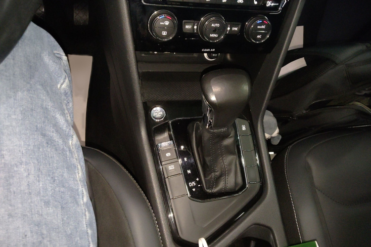 大众 途观L 2017款 330TSI 自动两驱豪华版局部细节18