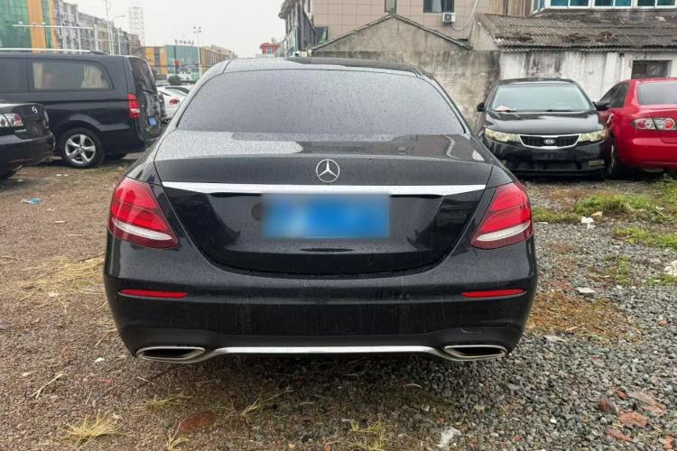 奔驰E级 2016款 E 200 L 运动型车身外观6