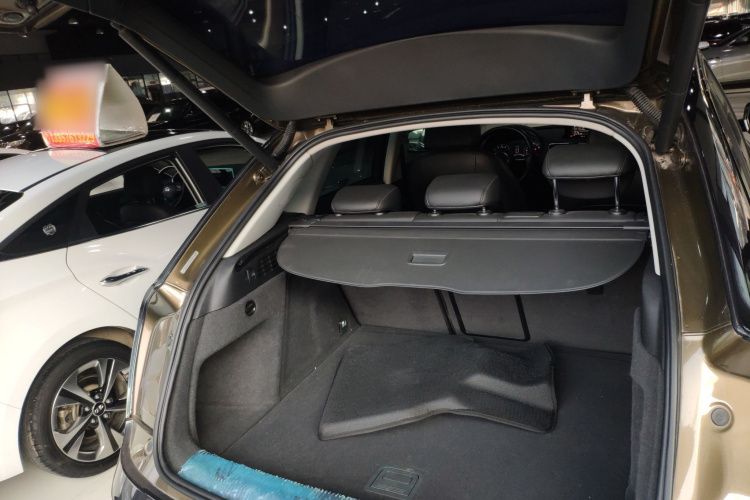 奥迪Q3 2018款 30周年年型 30 TFSI 时尚型机舱底盘23