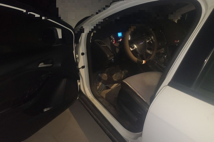 福特 福克斯 2012款 两厢 1.6L 自动风尚型中控内饰7003