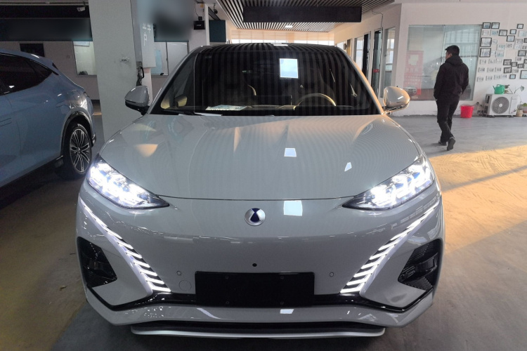 腾势N7 2023款 长续航性能版车身外观2