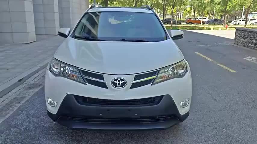 丰田 RAV4荣放 2015款 2.0L CVT两驱风尚版实拍1