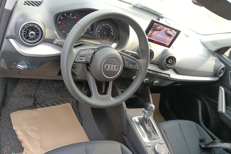 奥迪Q2L 2020款 35 TFSI 进取动感型中控内饰12