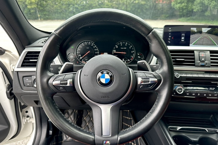 宝马3系 2019款 320i M运动曜夜版中控内饰7006