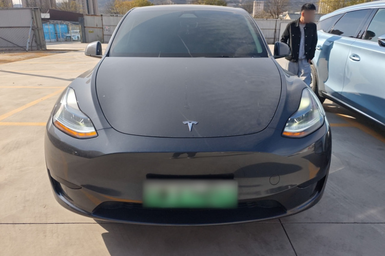 特斯拉 Model Y 2024款 后轮驱动版车身外观2