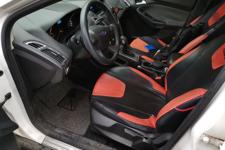 福特 福克斯 2012款 两厢 1.6L 自动舒适型局部细节19