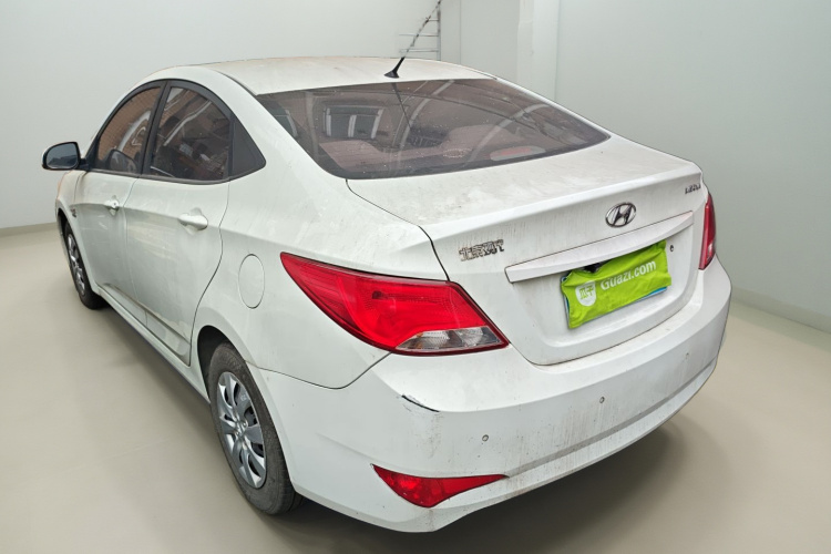 现代 瑞纳 2014款 1.4L 手动智能型GLS车身外观5