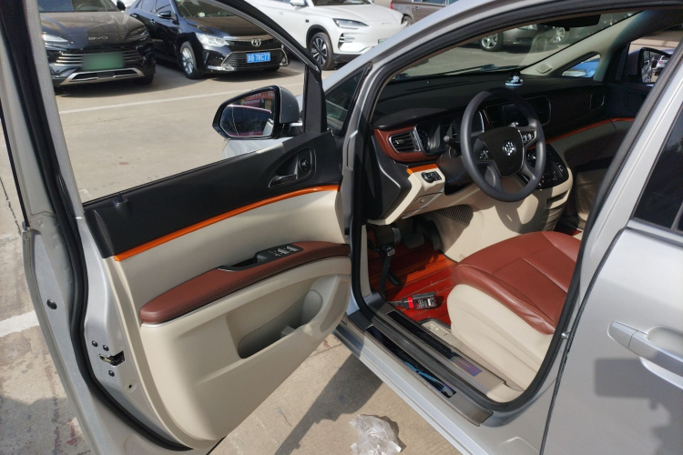 别克GL8 2018款 28T 舒适型 国VI中控内饰7003