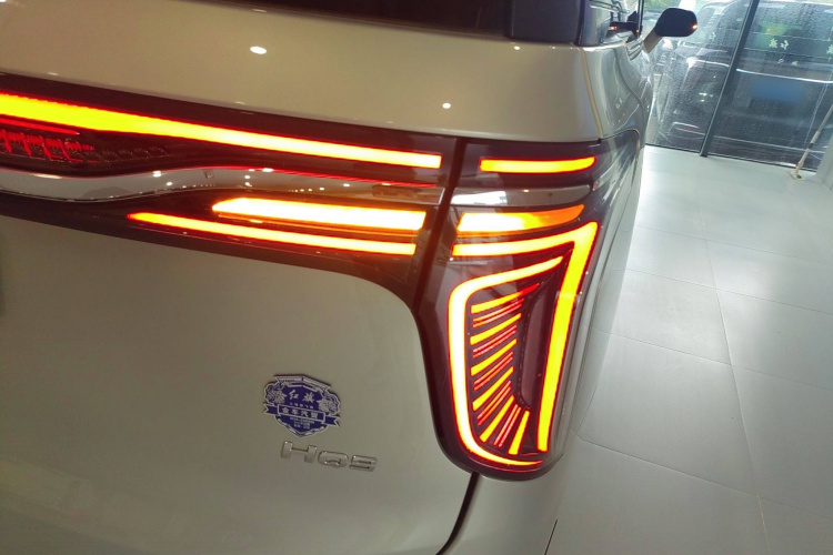 红旗HQ9 2023款 2.0T 智联旗享版车身外观6006