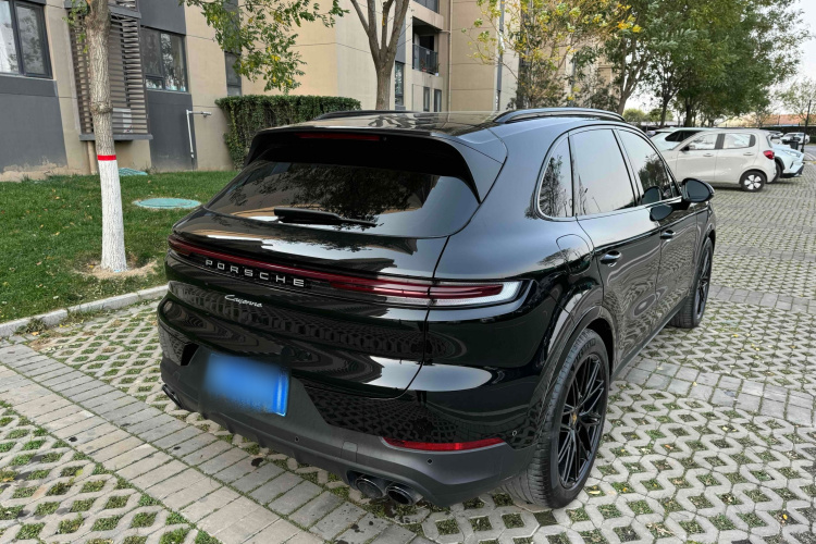 保时捷 2024款 Cayenne 3.0T车身外观6004