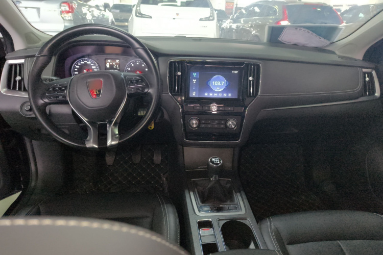 荣威i6 2017款 20T 手动豪华版中控内饰12