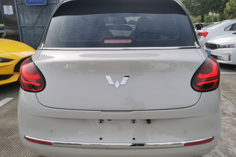 五菱汽车 五菱缤果 2023款 333km 灵犀互联+款车身外观6