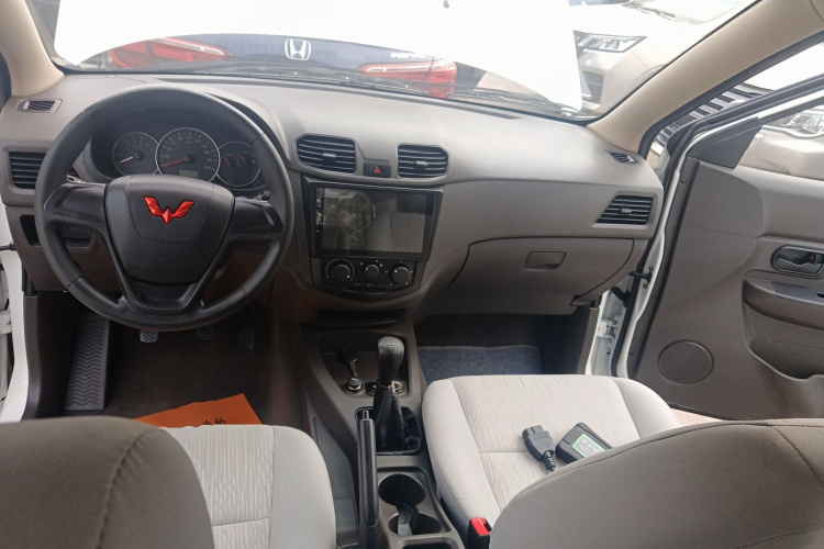 五菱汽车 五菱宏光 2020款 1.2L S基本型国VI LSI中控内饰12