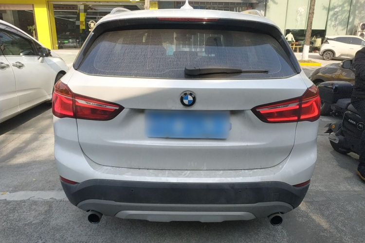 宝马X1 2016款 sDrive20Li 豪华型车身外观6