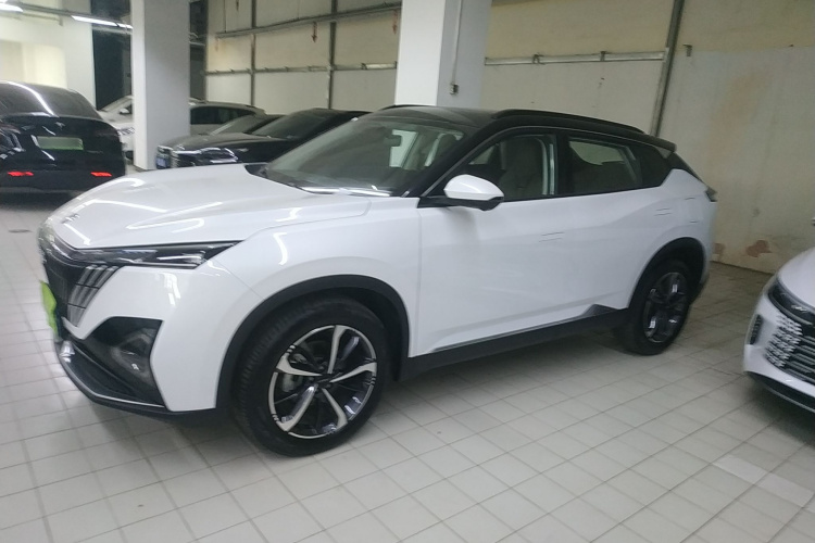 东风风神 皓瀚 2023款 DH-i 1.5T 豪华版车身外观4