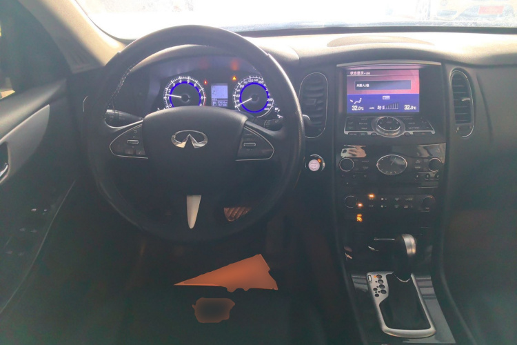 英菲尼迪QX50 2015款 2.5L 悦享版中控内饰13