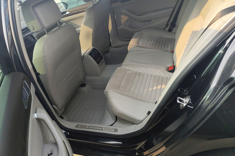 大众 迈腾 2017款 380TSI DSG 豪华型中控内饰21