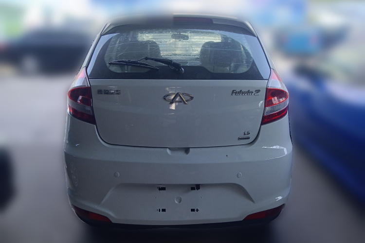 奇瑞 风云2 2013款 两厢 1.5L AMT锐意版车身外观6