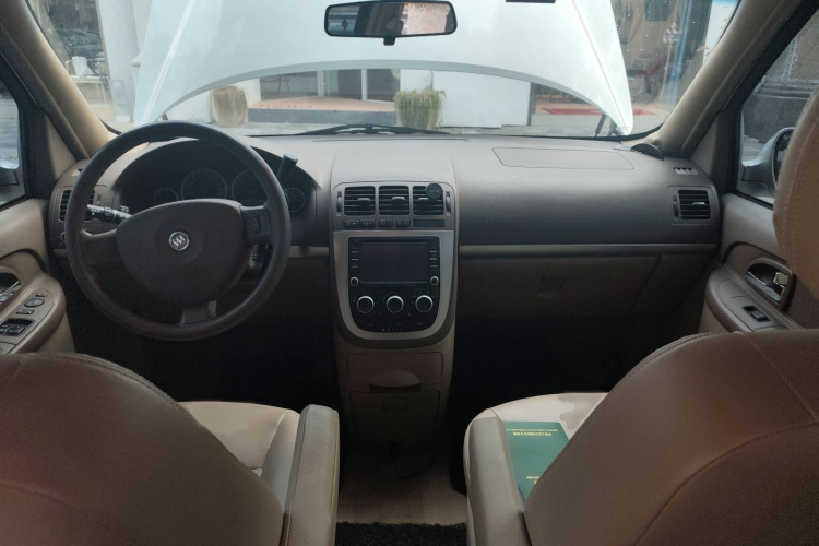 别克GL8 2014款 2.4L 经典版中控内饰7002