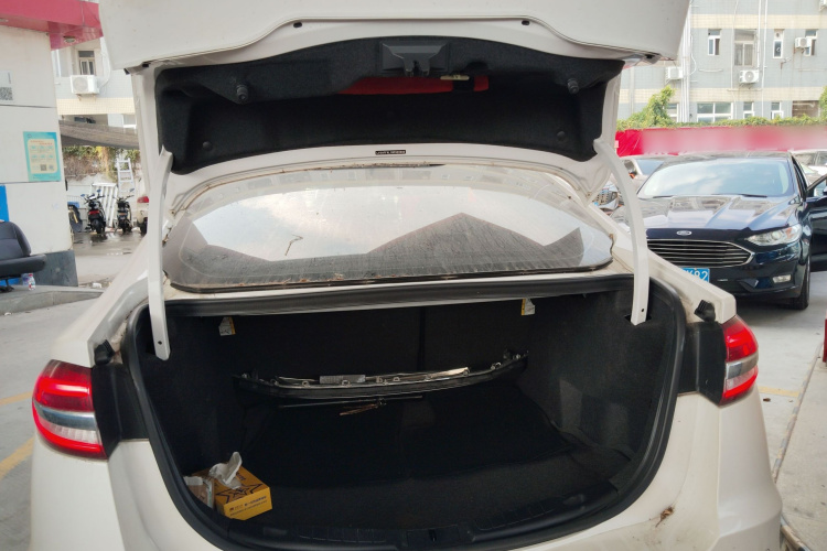 福特 蒙迪欧 2020款 EcoBoost 180 时尚型机舱底盘23