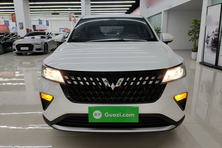 五菱汽车 五菱星驰 2022款 1.5L 手动自由型车身外观2