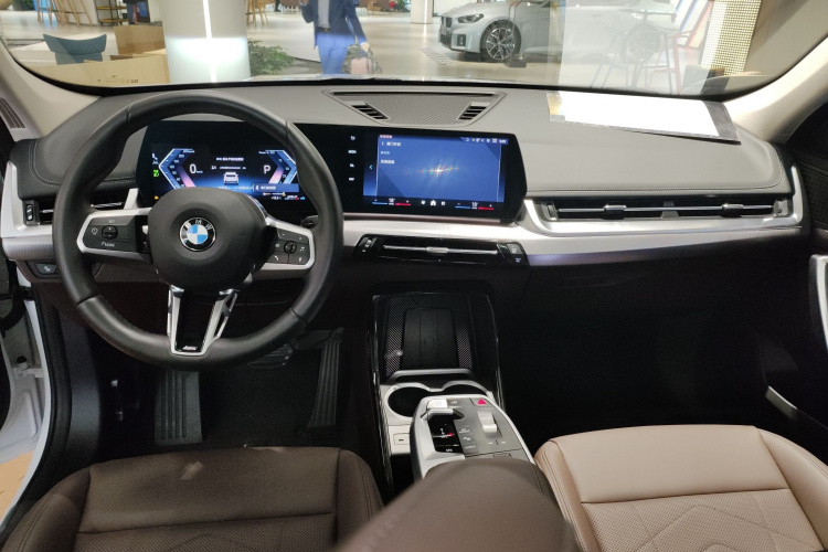 宝马X1 2023款 sDrive25Li M运动套装中控内饰12