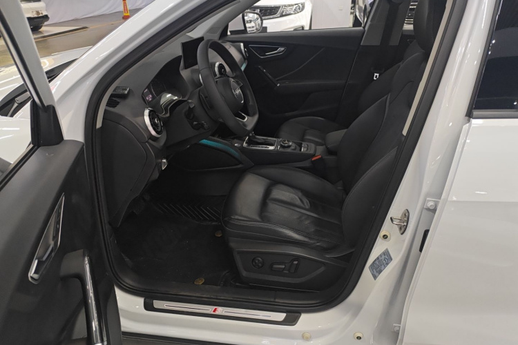 奥迪Q2L 2022款 35 TFSI 时尚动感型中控内饰19