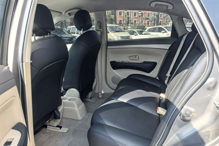 日产 轩逸 2012款 经典 1.6XE 手动舒适版中控内饰7006