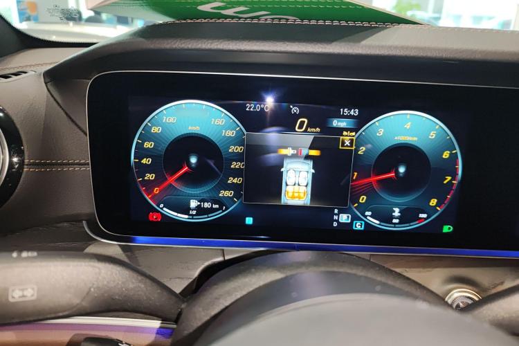 奔驰E级 2023款 E 300 L 运动时尚型中控内饰14