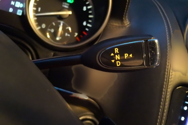 奔驰GL级 2011款 GL 450 尊贵型 Grand Edition局部细节18