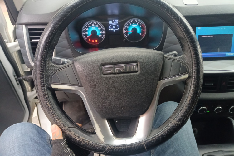 金杯 金海狮M经典 2022款 1.5L 旅行狮客车 6座局部细节13