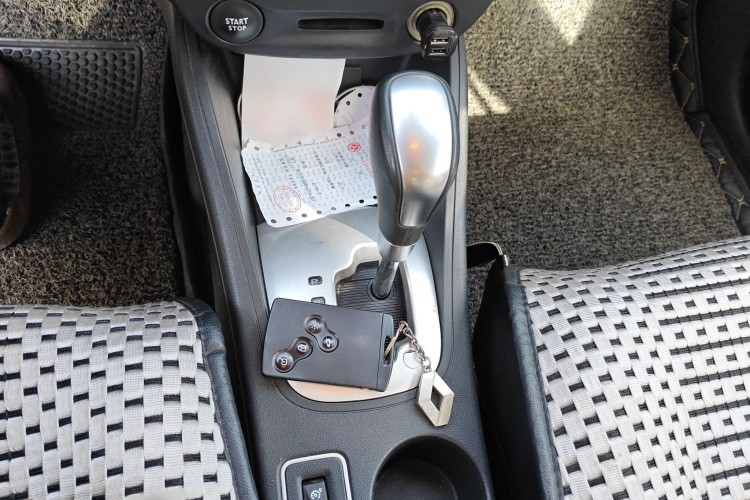 雷诺 风朗 2013款 2.0L 时尚版局部细节18