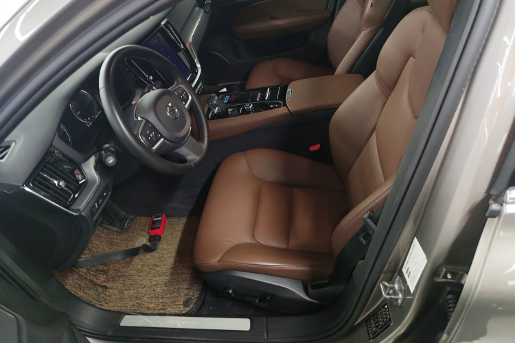 沃尔沃S60新能源 2022款 T8 E驱混动 四驱智逸豪华版中控内饰19