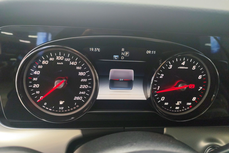 奔驰E级(进口) 2017款 E 200 4MATIC 轿跑车局部细节14