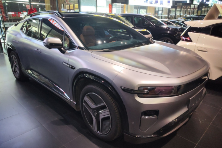 长安启源E07 2025款 纯电 四驱 90kWh Ultra高性能版车身外观3