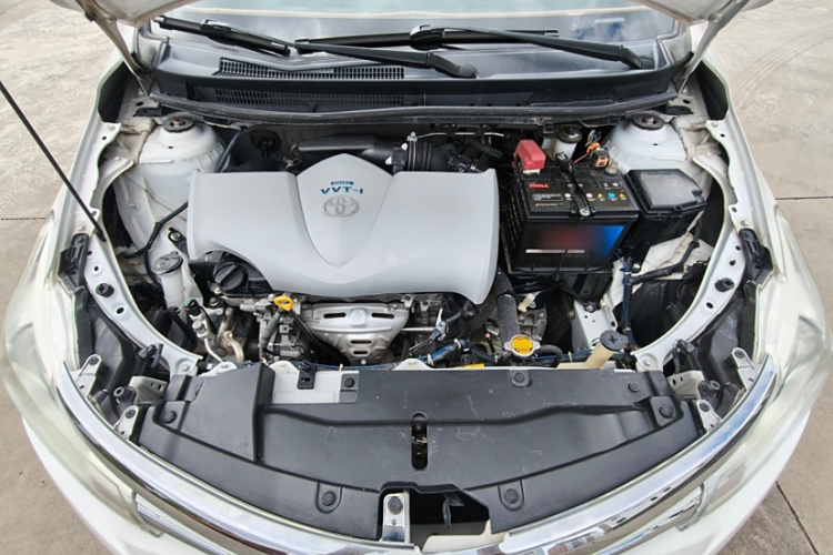 丰田 威驰 2016款 1.5L 自动智臻星耀版中控内饰7006