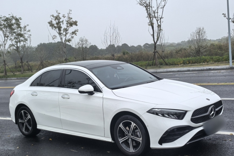 奔驰A级 2024款 改款 A 200 L 时尚型车身外观6011