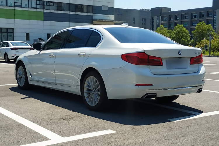 宝马5系 2018款 530Li 领先型 豪华套装车身外观6004