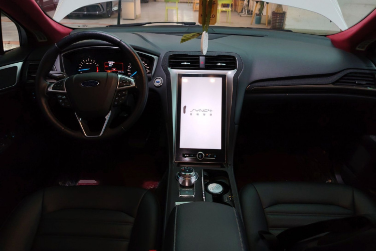 福特 蒙迪欧 2020款 EcoBoost 180 时尚型中控内饰7002