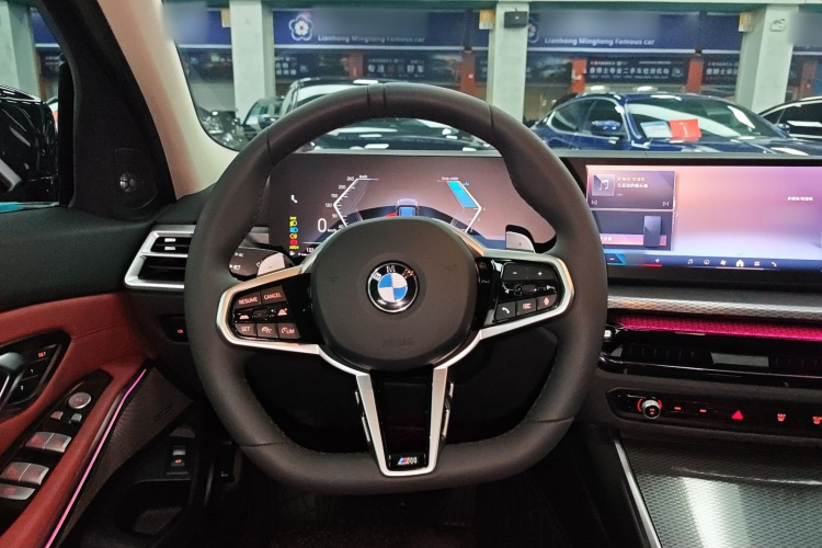 宝马3系 2025款 330Li M运动曜夜套装中控内饰13