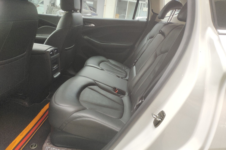 别克 昂科威 2018款 20T 两驱精英型中控内饰21